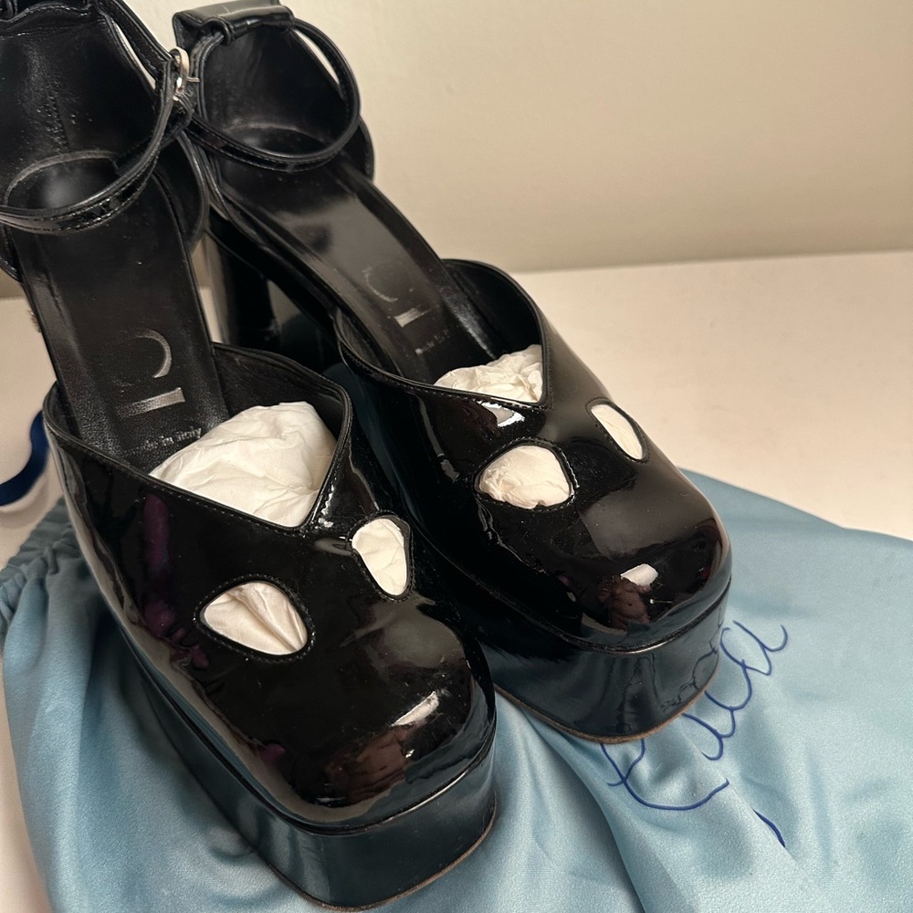 Gucci Mallory Patent Leather Platform Mary Janes. - Picture 4 of 4